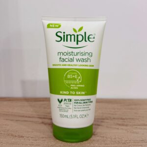 ژل شستشوی صورت سیمپل مدل moisturising